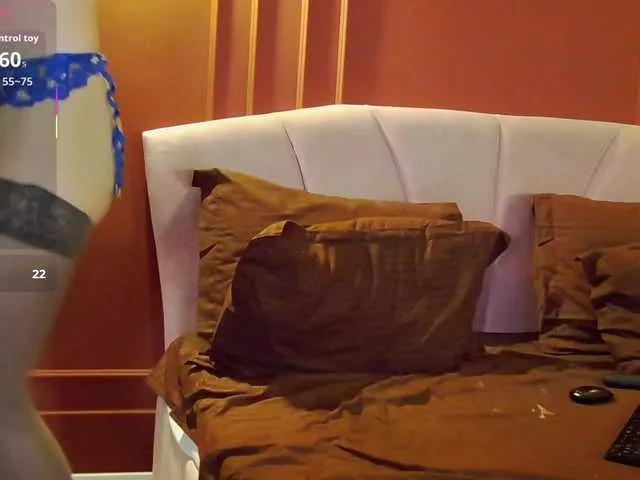 OliviaBliss —  Deep, flirty conversations
 Teasing slowly and building tension
 Posing, playing, and performing for your eyes only
 Being watched while I explore my body
 Spontaneous, steamy fun with a touch of romance