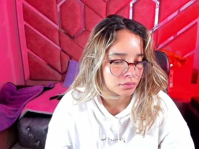 Offline OliviaFox on BongaCams