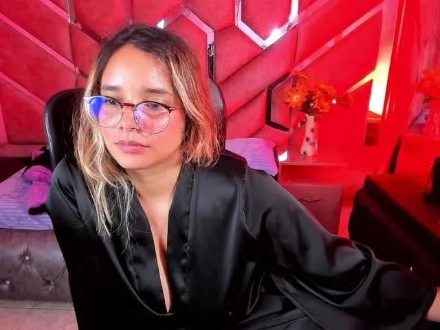 Offline OliviaFox on BongaCams