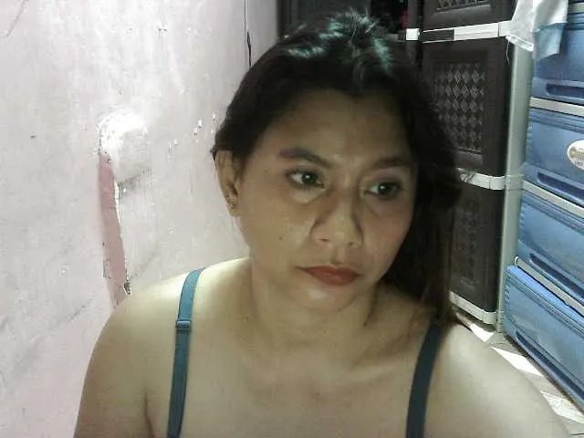 Offline peenastyfame on BongaCams