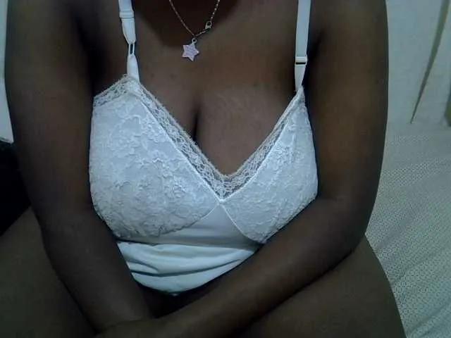 Freechat Pinky4 on BongaCams