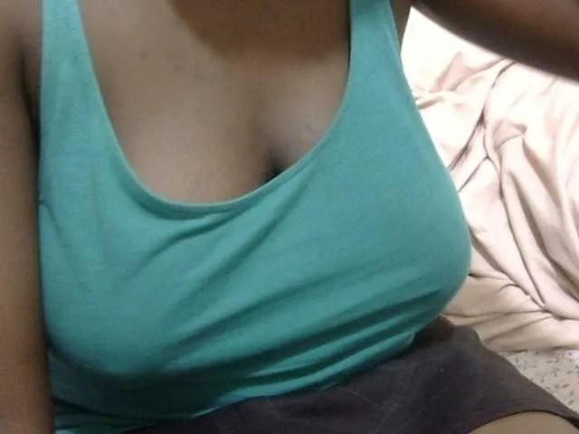 Offline pretty-lioness on BongaCams