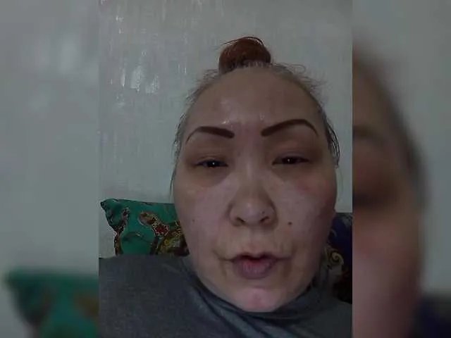 Qweentis on BongaCams 