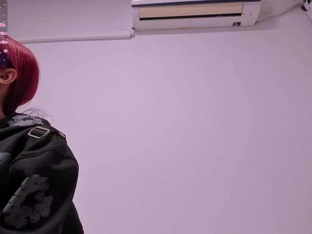 Freechat RedHeadSusy on BongaCams