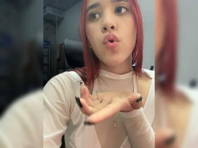 Freechat RedHeadSusy on BongaCams