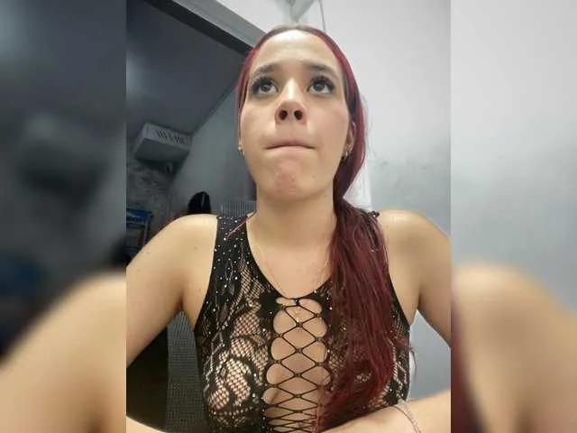 Freechat RedHeadSusy on BongaCams