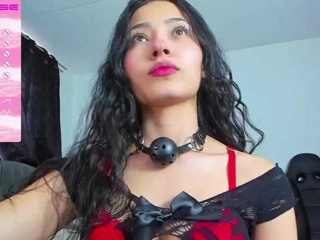 Offline Rosario215a on BongaCams