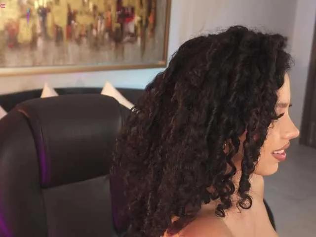 Freechat RoseFerrera on BongaCams