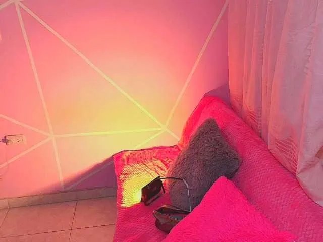 Freechat SARAFLAME1 on BongaCams