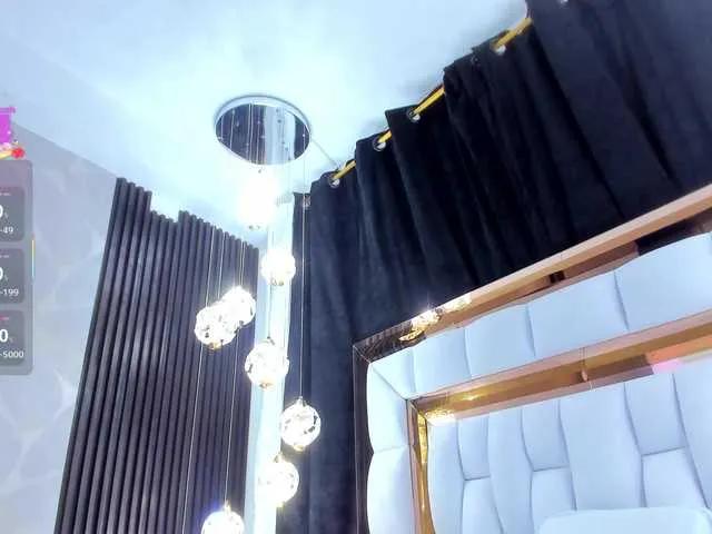 SarayRoyse — I love kisses, caresses and that you slide your tongue through every corner of my delicious wet body