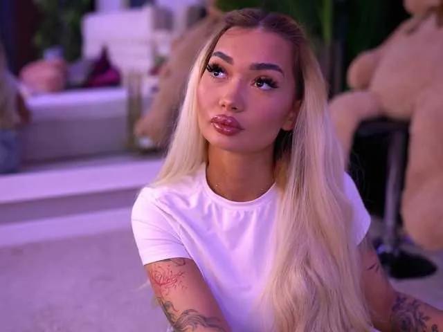 SashaFerrera on BongaCams 