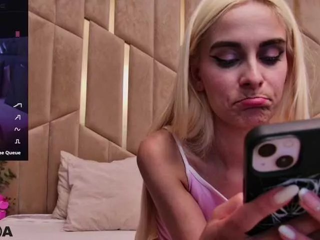 Offline SelenaDaze on BongaCams