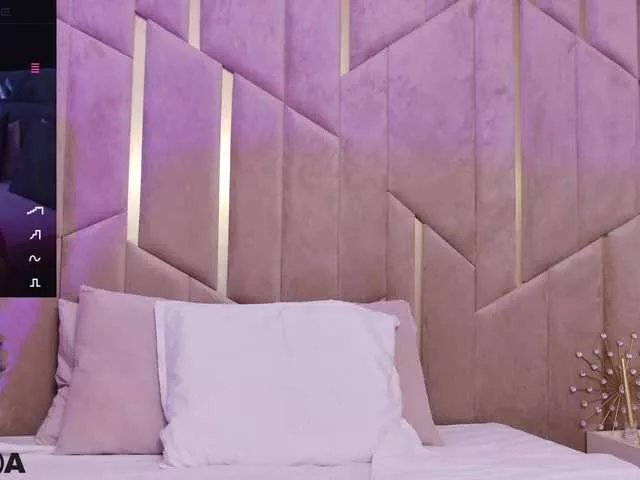 Offline SelenaDaze on BongaCams