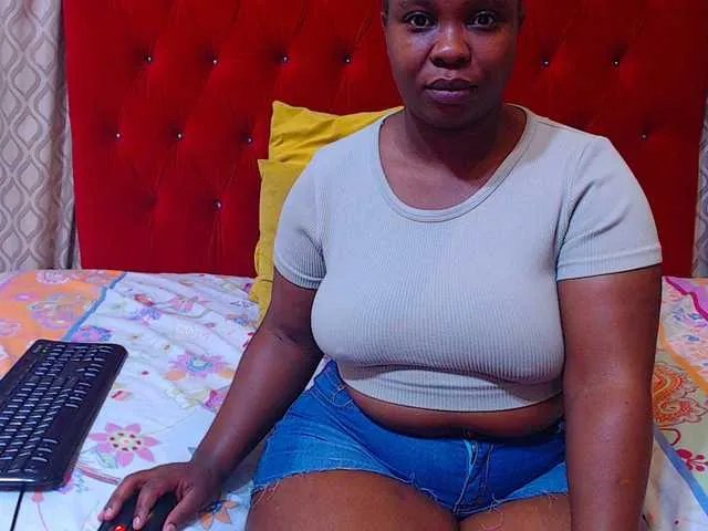 Freechat sexychocolatbox10 on BongaCams