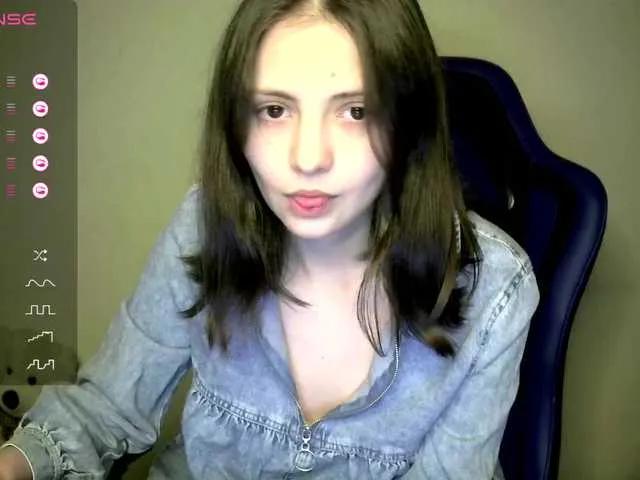 Freechat SilverSaya on BongaCams