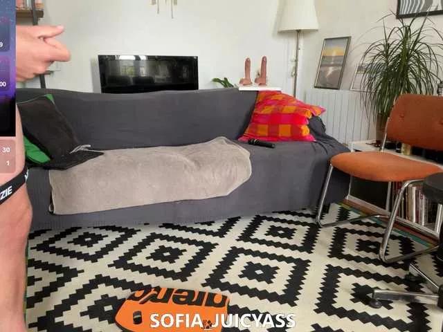 Offline SofiaJuicyAss on BongaCams