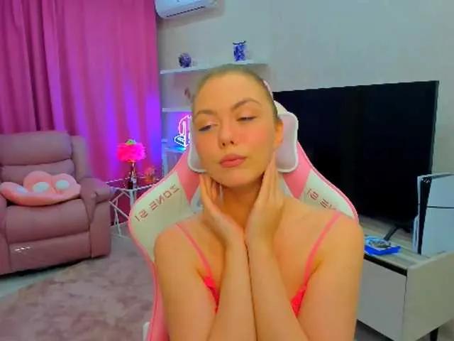 Strawberrye on BongaCams