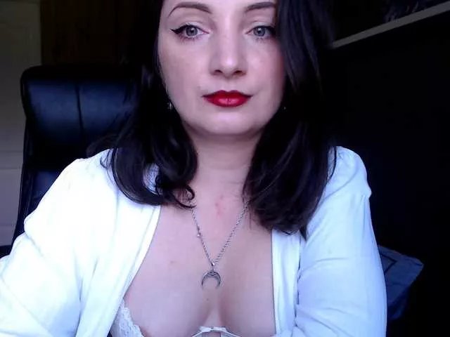 Offline Succubus13 on BongaCams
