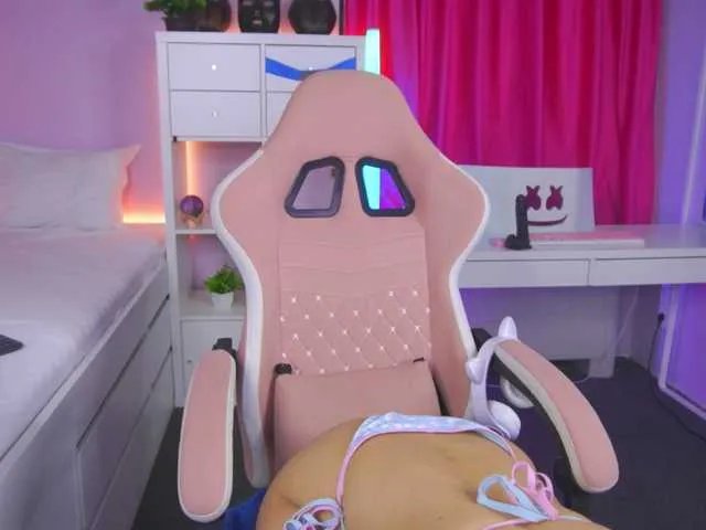 Offline SunnyGloww on BongaCams