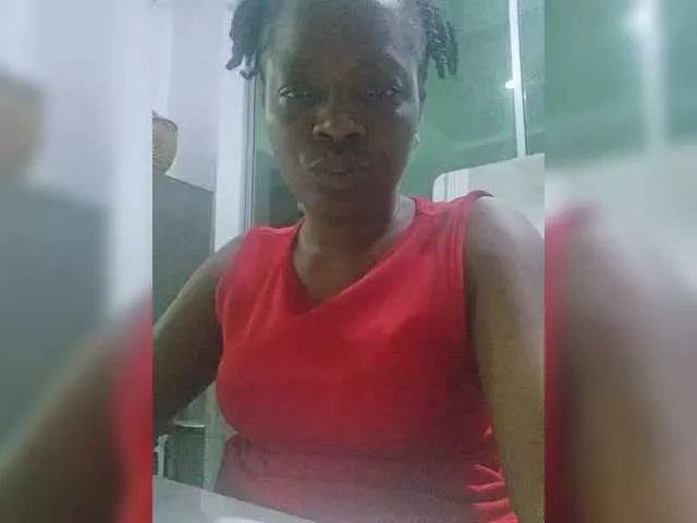 Offline Sweetbellea on BongaCams