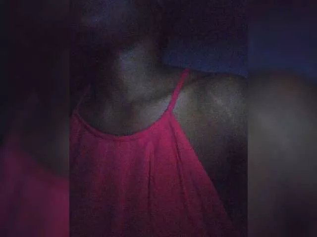 Offline Sweetbellea on BongaCams