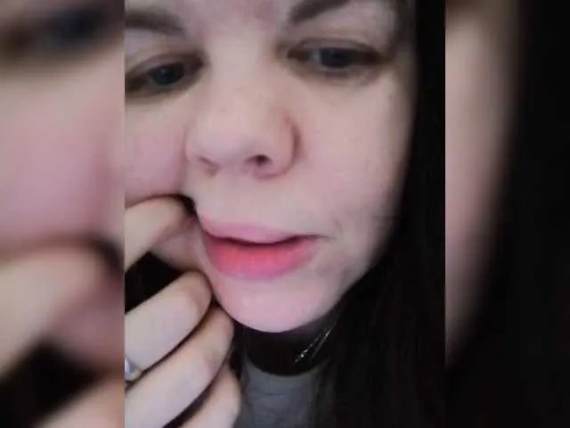 SweetDimond5 on BongaCams 