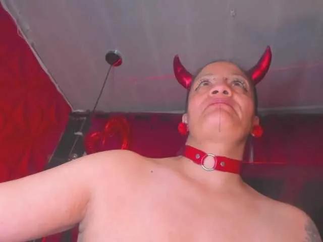 Offline taylorhardcor on BongaCams