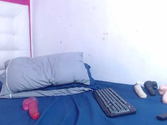 tiny-whore — Freechat on BongaCams