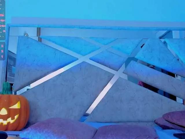 BongaCams VivianneHart is Freechat VivianneHart — I like long time kisses on the neck, mouth and hands, what really turn me on is a big masculine energy