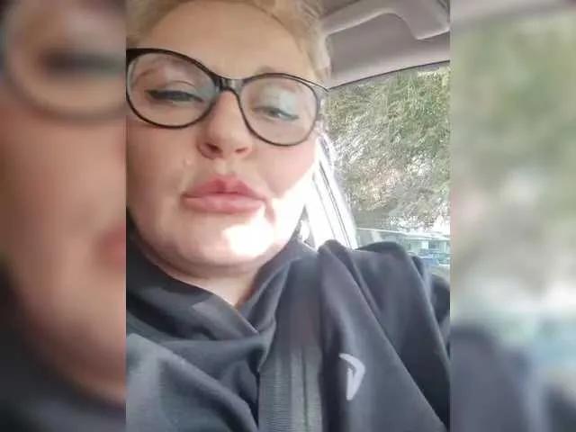 Offline WifeyNusha on BongaCams