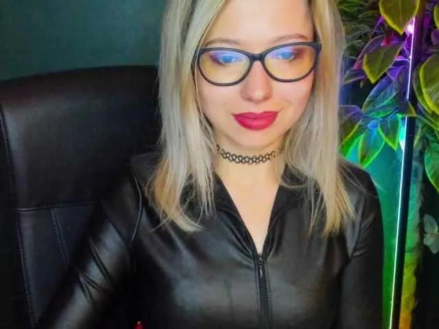 xxHeidiLove on BongaCams