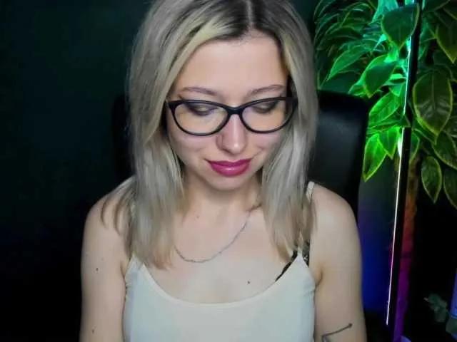 xxHeidiLove on BongaCams