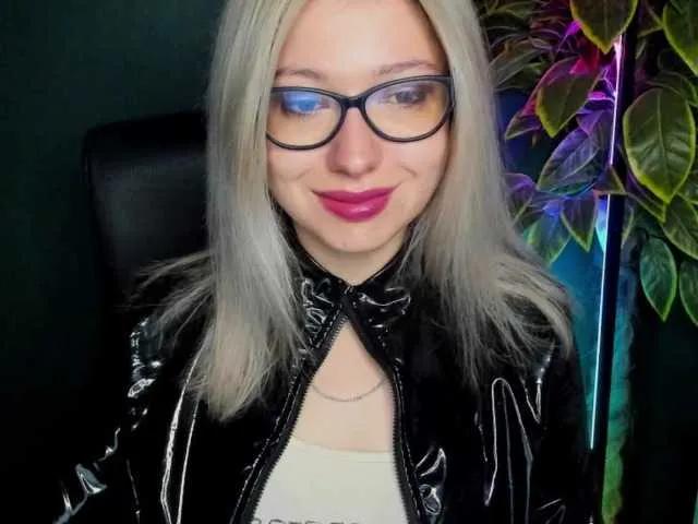 xxHeidiLove on BongaCams