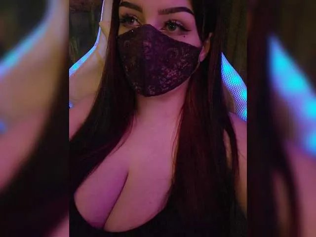 Offline YennSI on BongaCams