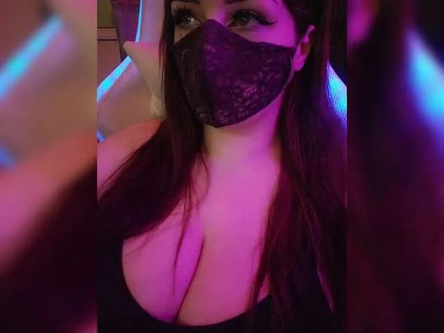 Offline YennSI on BongaCams