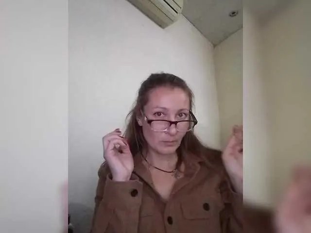 Offline Yulia777 on BongaCams