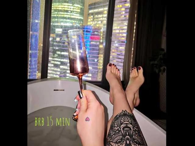 Offline YURIEVNA13 on BongaCams