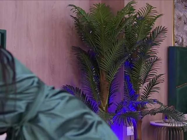 Offline ZaraCapri on BongaCams