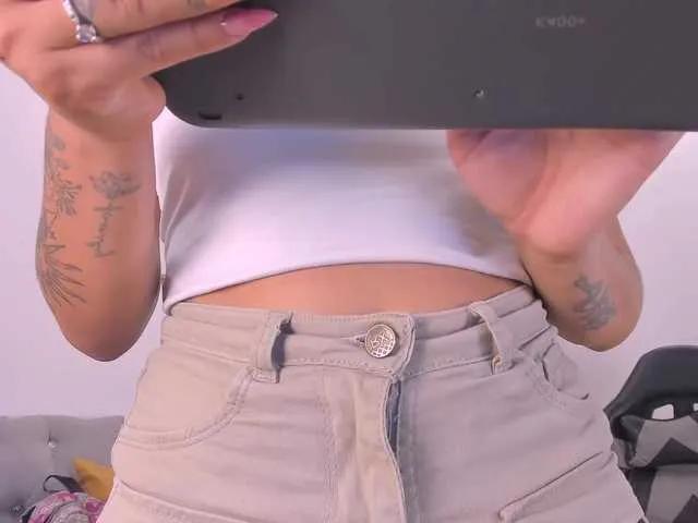 Offline Zayyda on BongaCams