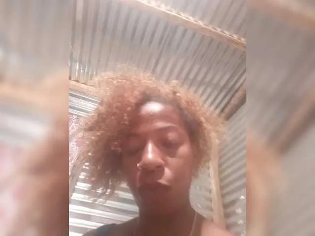 Offline zoyadimasalong06 on BongaCams