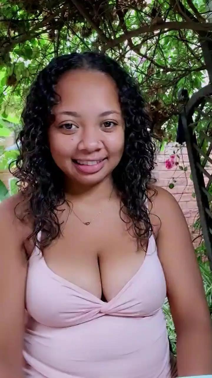 AudiaFrenchy on Cam4