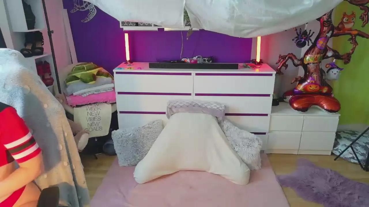 BlueEye_Girl on Cam4