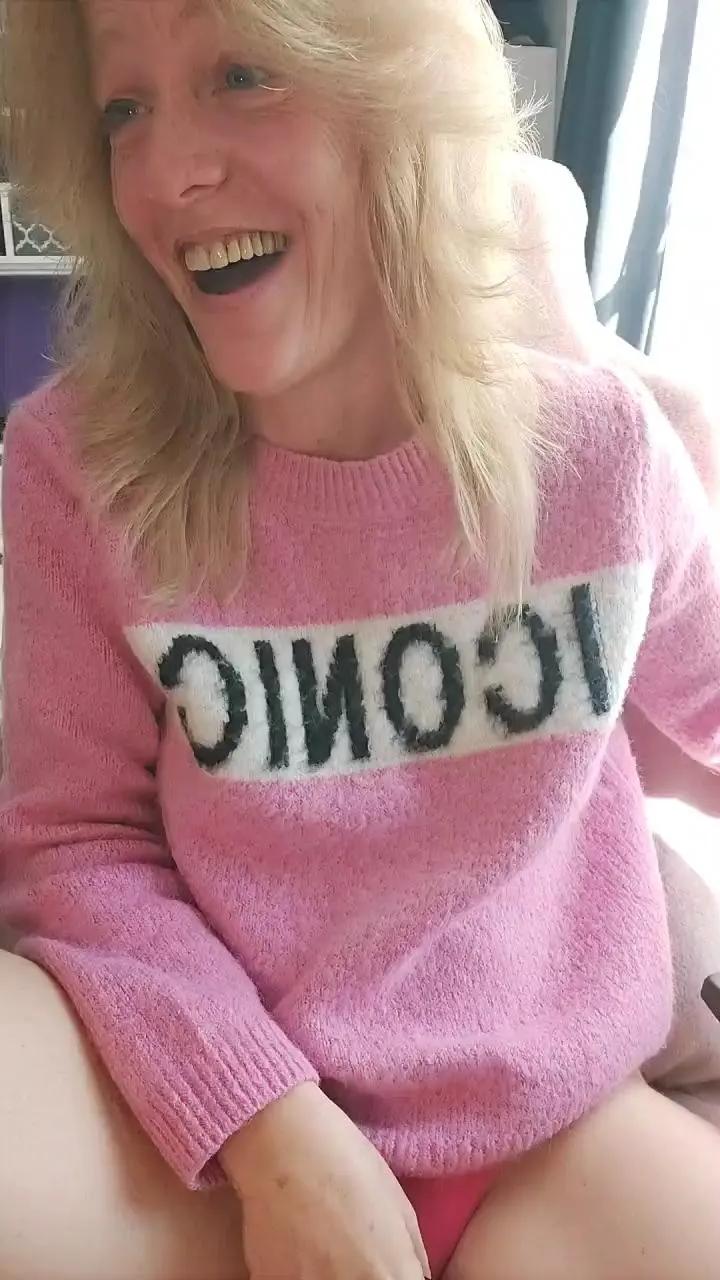 BlueEye_Girl on Cam4