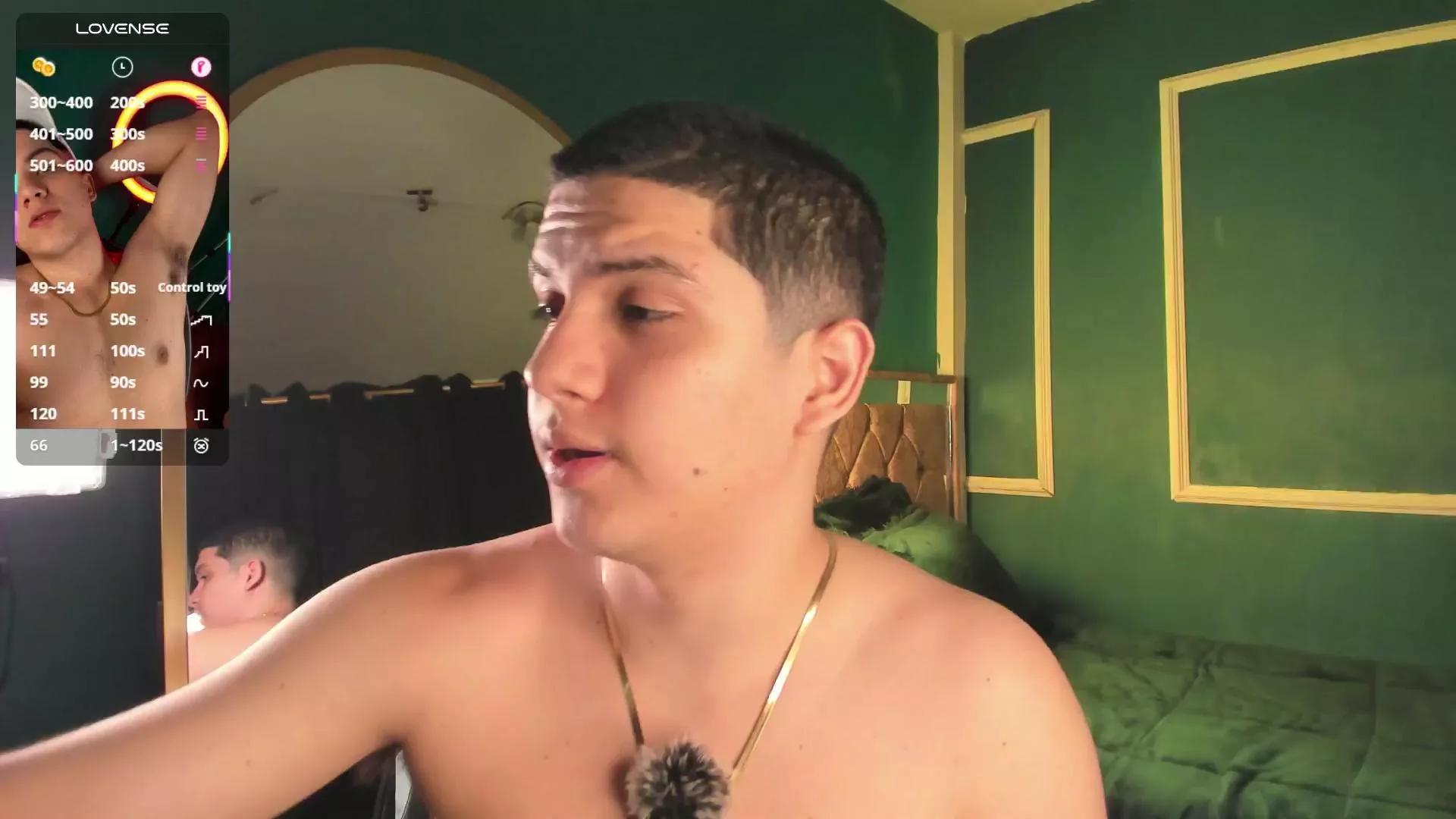 Freechat Brat__ on Cam4