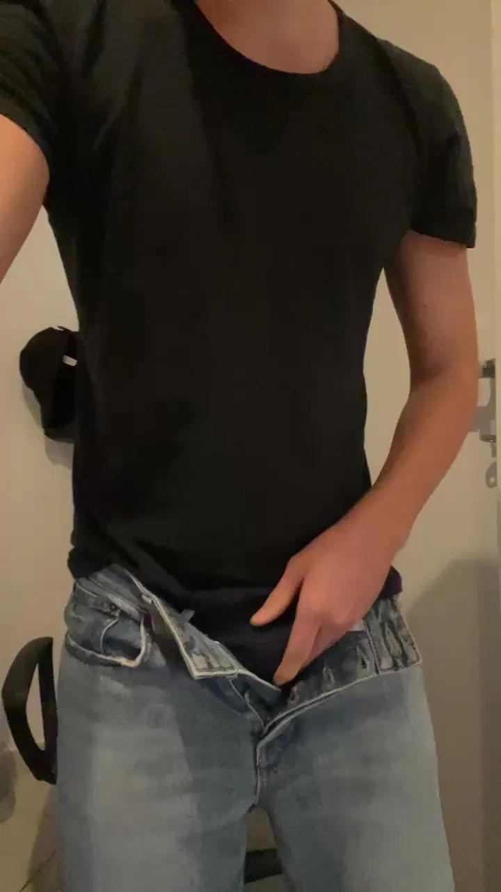 Offline DiEndo31 on Cam4