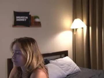 2girls_1dream on Chaturbate