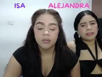 2moons_full_of_love on Chaturbate