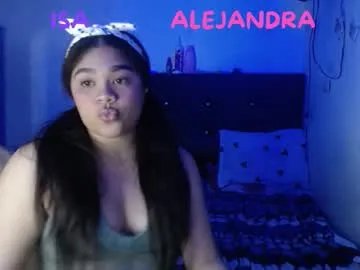 2moons_full_of_love on Chaturbate