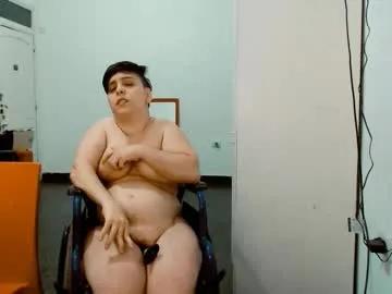 Freechat almondonwheels on Chaturbate