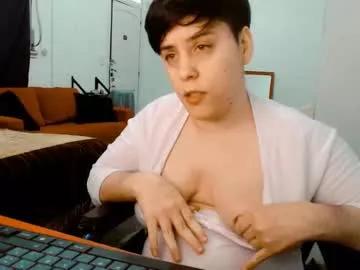 Freechat almondonwheels on Chaturbate